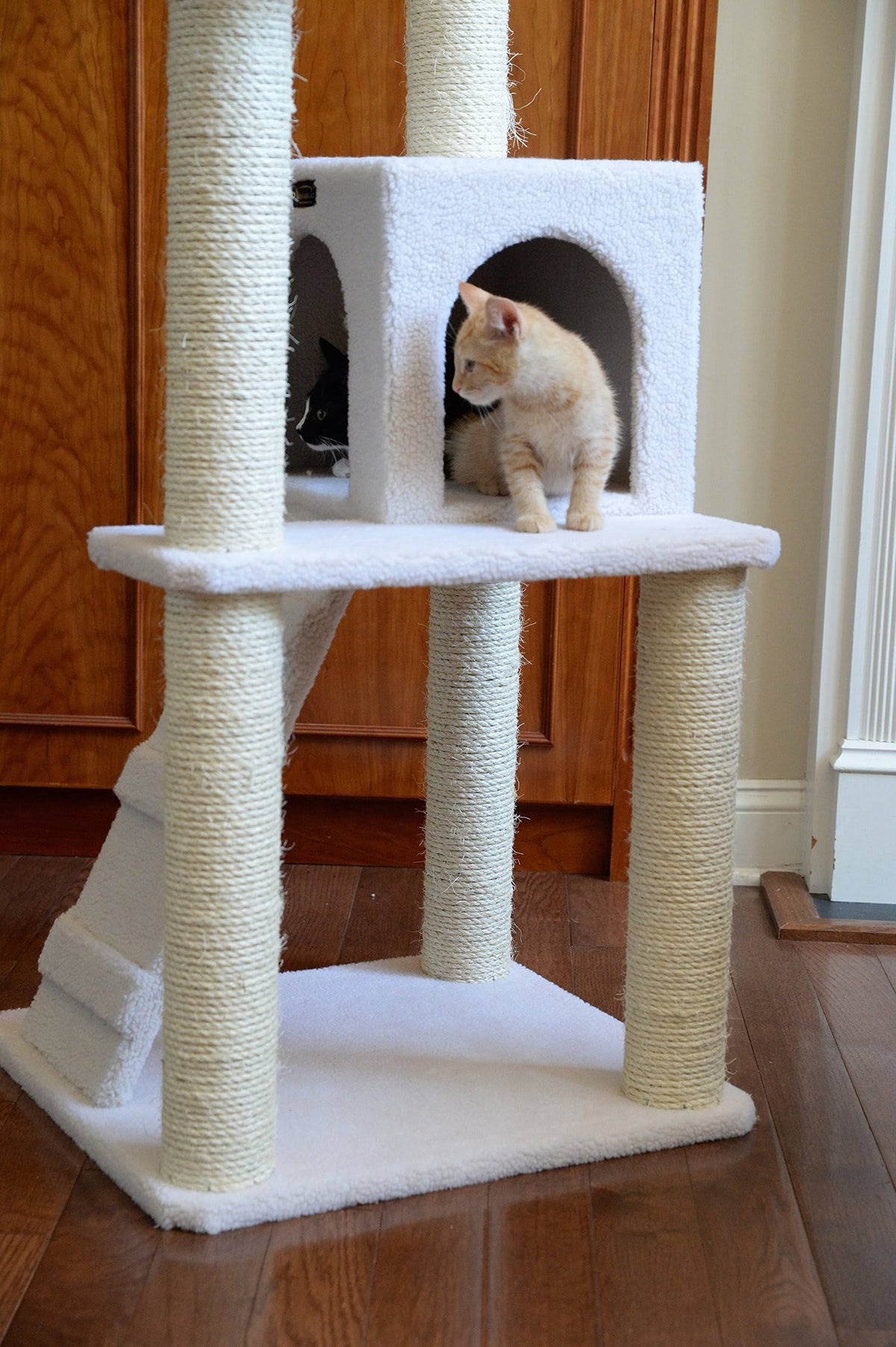 Ivory Cat Tree Y355