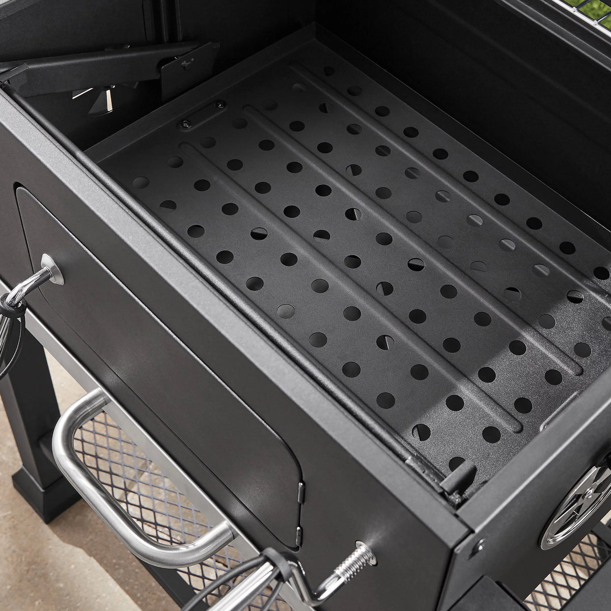 Heavy Duty 24-inch Charcoal Grill S3516