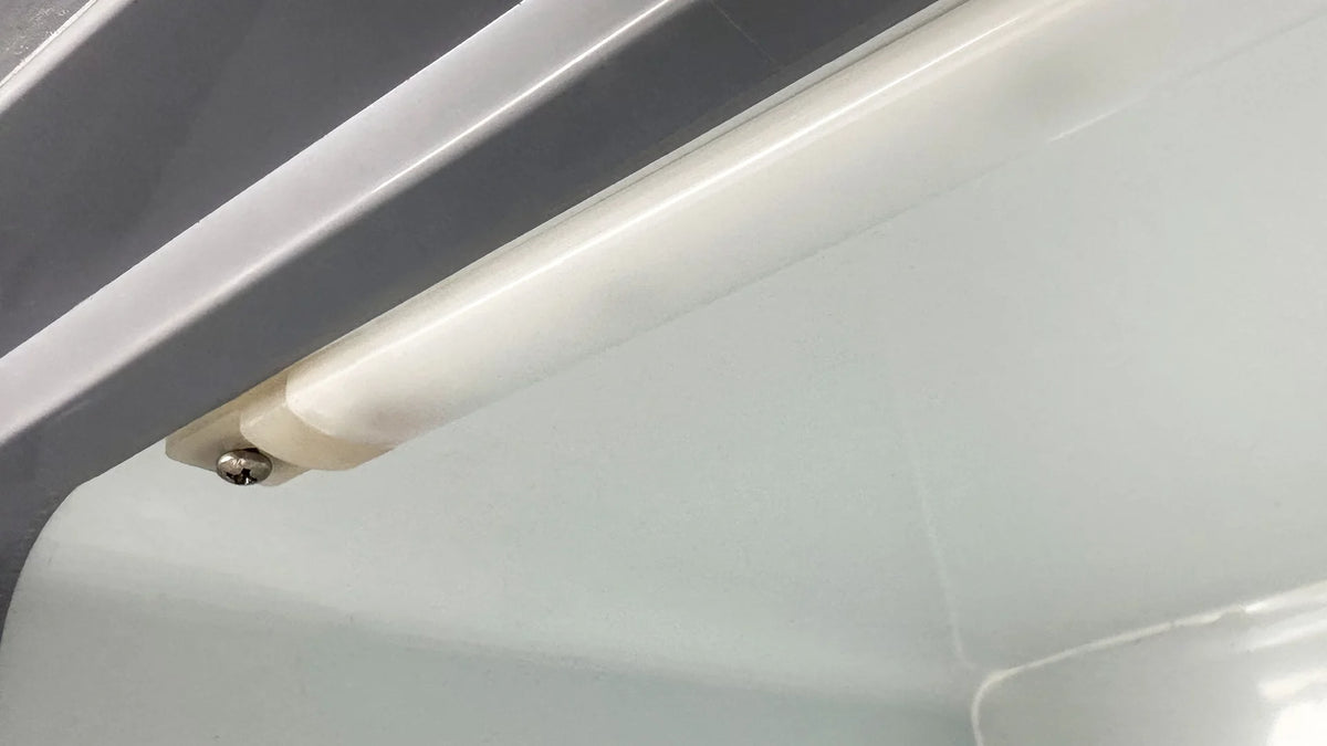 White Curved Glass Top Display Chest Freezer C81320