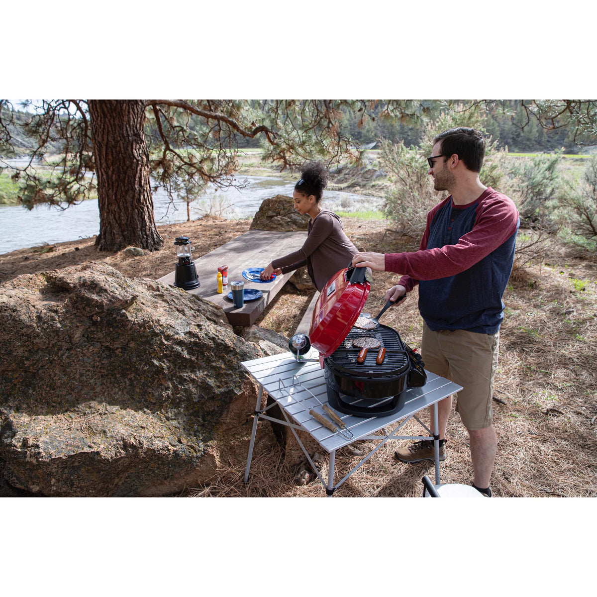 Black 2 Burner Propane Gas Grill D1236