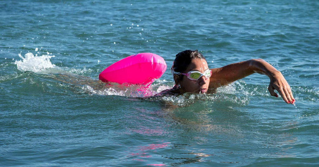 Pink PVC 15 Liter Swim Buoy Drybag E688344